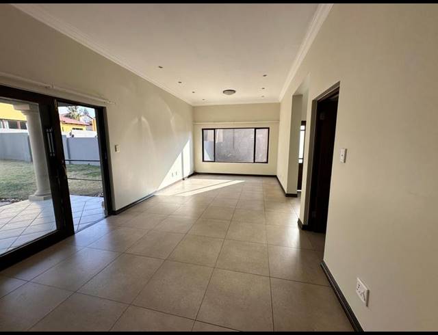 3 BEDROOM HOUSE FOR SALE IN THATCHFIELD